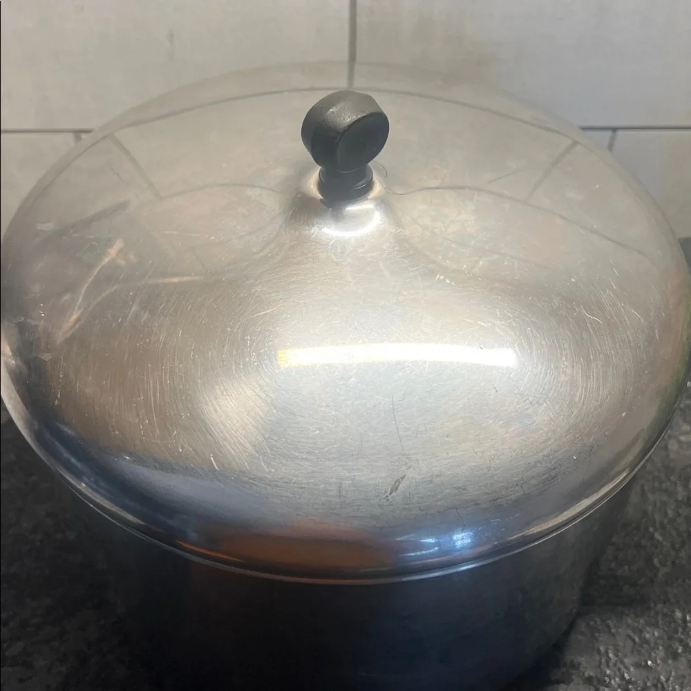 8 qt Farberware Stainless Steel Stock Pot with Lid. Ex. Condition